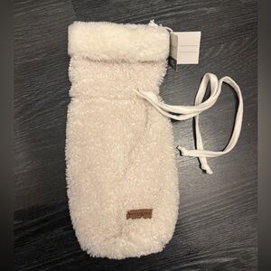 NWT Koolaburra by UGG Clover Faux Sherpa Wine Bottle Gift Bag